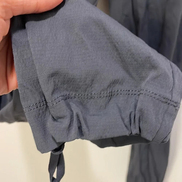 Athleta gray woman’s workout pants - Picture 4 of 11